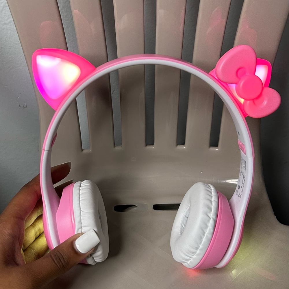 Hello Kitty Headphones with LED Lights
